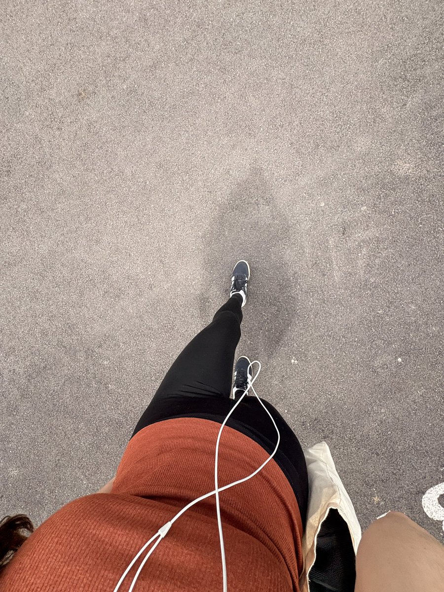 efvvct's tweet photo. i feel like a bitch dressed like this https://t.co/gSAHxZO8Xv