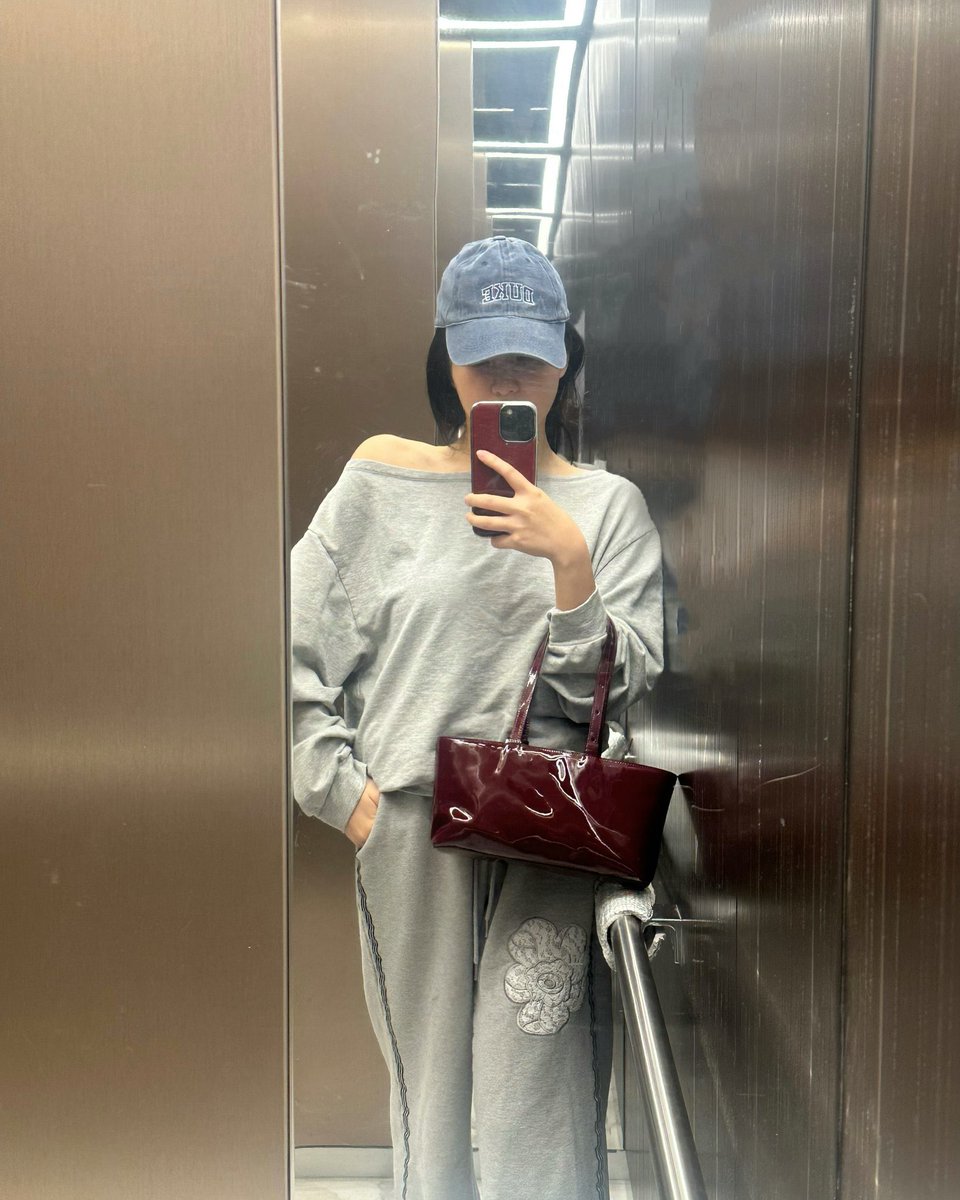 stability4YR's tweet photo. 예리미 5월도 고생 많았다ㅏ ♡ 🫳🫳🫳 https://t.co/zjraByxPKN