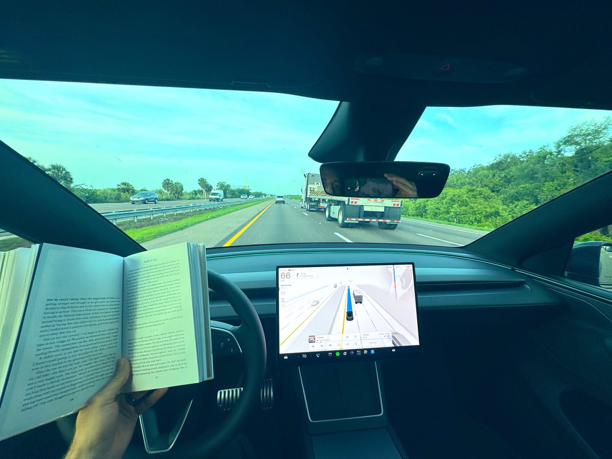surfranchvibes's tweet photo. Being productive while commuting has always been a dream of mine. Tesla has made it entirely possible with the new update on FSD. I never thought that I could reach max productivity in any vehicle on my way to work. https://t.co/9Iadzz4msg