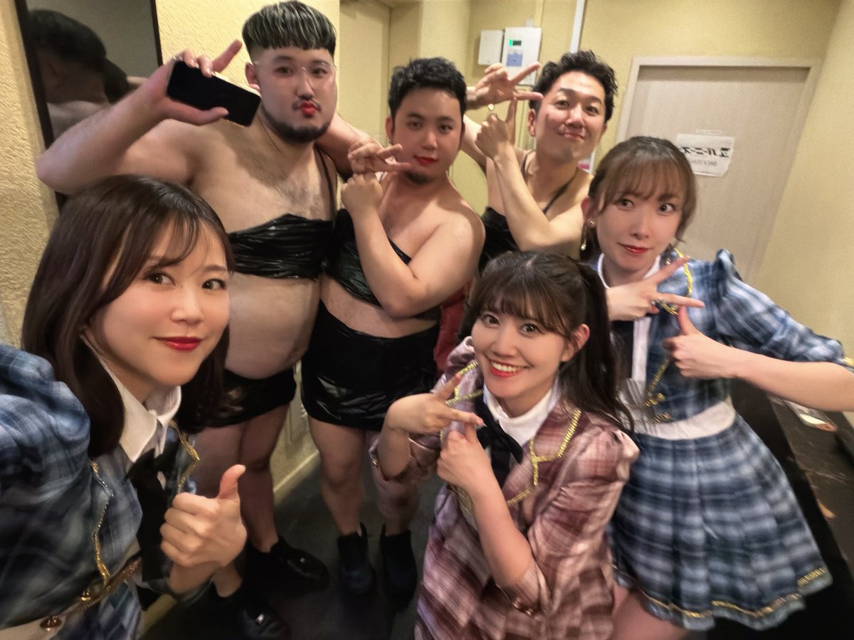 48_chao's tweet photo. #AKB48に恋して 奈緒withリサオとしてショータイム踊らせていただきました🥰
個人的には昔のフォーティーエイト大好きなので(もちろん今も😘)、
ずっと楽しかった、、、48最高🫶🏻
緊張しすぎたけ��！
奈緒ちゃんりさちゃんと3人でたくさん練習してできたのも嬉しかったナ〜
是非また次もお願いします🙏 https://t.co/pNaaBBoUmj