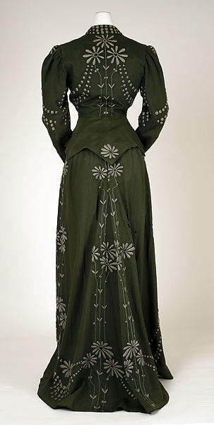 wikivictorian's tweet photo. Day dress by M. Schiff, 1901–3. The MET. https://t.co/NJ5nbh2Ma7