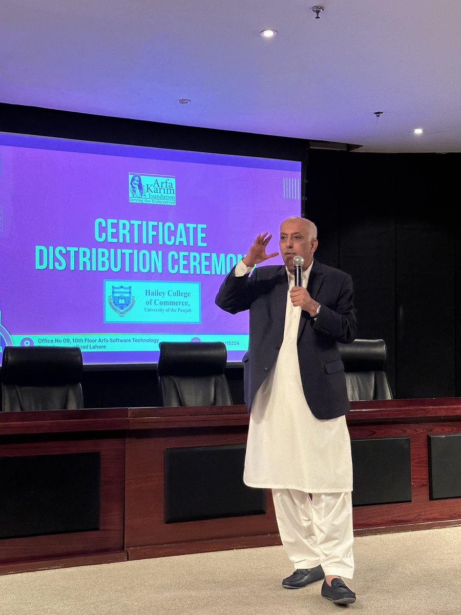 Arfakarim_fdn's tweet photo. Certificate Ceremony | Arfa Karim Foundation Digital Literacy Program #DigitalLiteracyProgram
A proud moment as Col. Amjad Karim Randhawa, Chairperson of the Arfa Karim Group, shared his valuable insights with our young volunteers and honored them with certificates.
#ArfaKarim https://t.co/vrlVyQW4xv