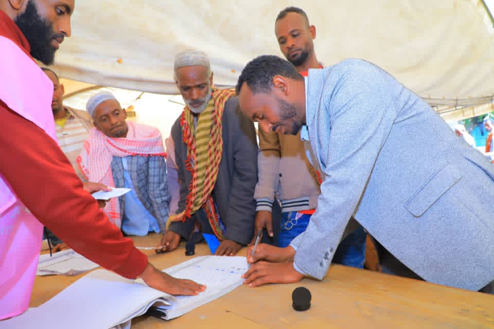 MuberaKemal's tweet photo. Ethiopia is choosing its future!
Halaba no.1 Alemgebeya town Awoliya center.
June 1/2026
ግንቦት 24/2018 https://t.co/gcrgPPvkNx