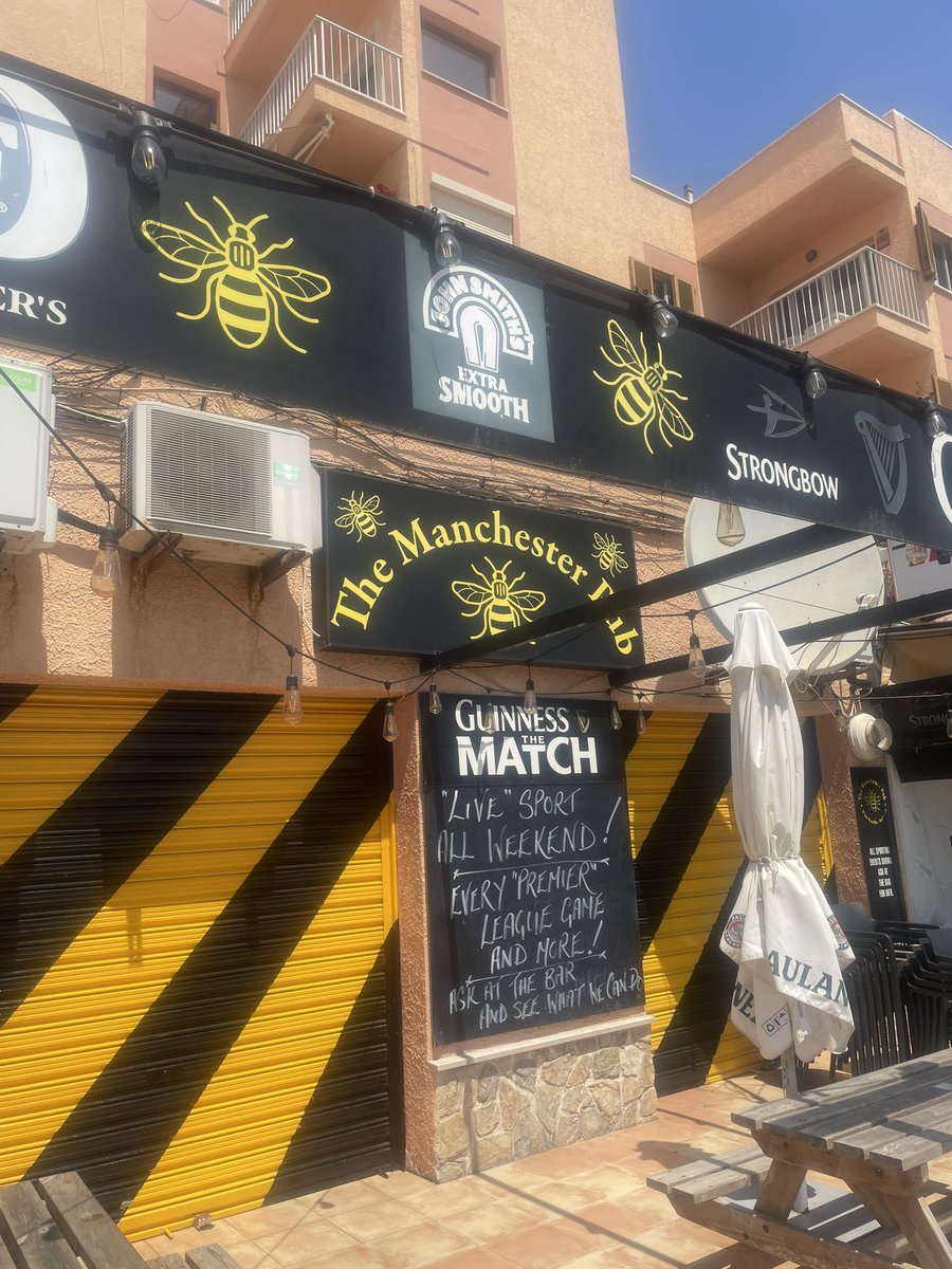 davemorrow64's tweet photo. The bar of choice if you stay in Can Pastilla, Mallorca. Owned by a couple, she’s a red, he’s a blue. Great Manchester tunes and memorabilia on the walls 🇪🇸🩵 https://t.co/QmU0K26UnL