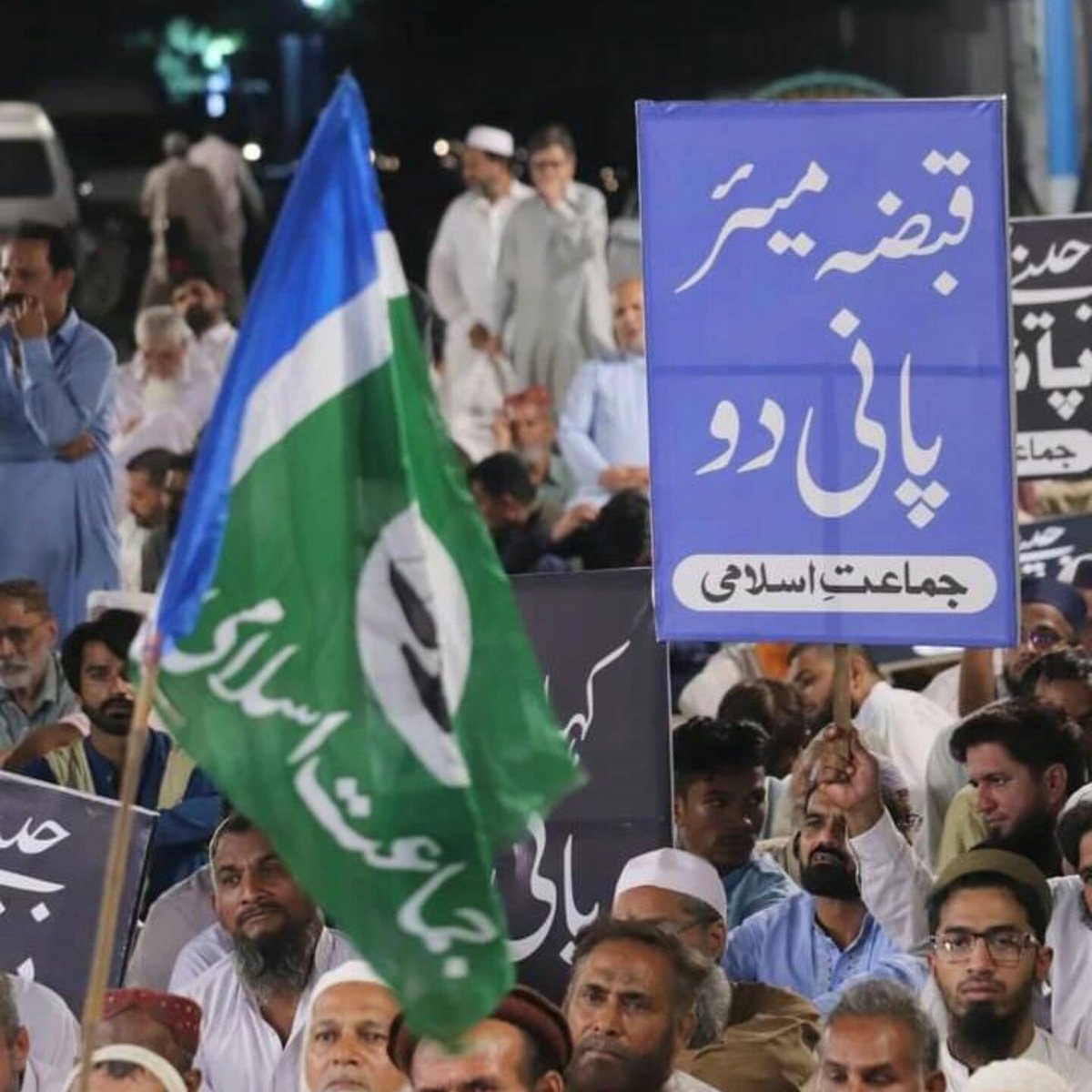 FirdousFareed's tweet photo. #Shameless_MurtazaWahab
کراچی کی جو حالت آپ کی حکومت میں ہوئی ایسا کبھی نہیں ہوا ؟مرتضی وہاب آنکھیں کھول کر دیکھو ؟ https://t.co/uLVVRmFGvj