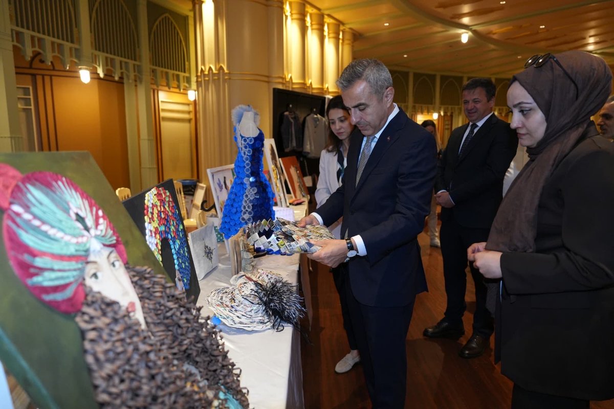 beyogluilcemem's tweet photo. Kaymakamımız Sayın A. Atakan Atasoy ve İlçe Millî Eğitim Müdürümüz Cevat Dervişoğlu’nun katılımıyla, İstanbul Sıfır Atık Haftası etkinlikleri kapsamında Taksim Camii Kültür Sanat Merkezinde Sıfır Atık Sergisi’nin açılışı gerçekleştirildi.

@tcmeb 
@Yusuf__Tekin 
@ataatasoy19 https://t.co/kCyqXMxn0c