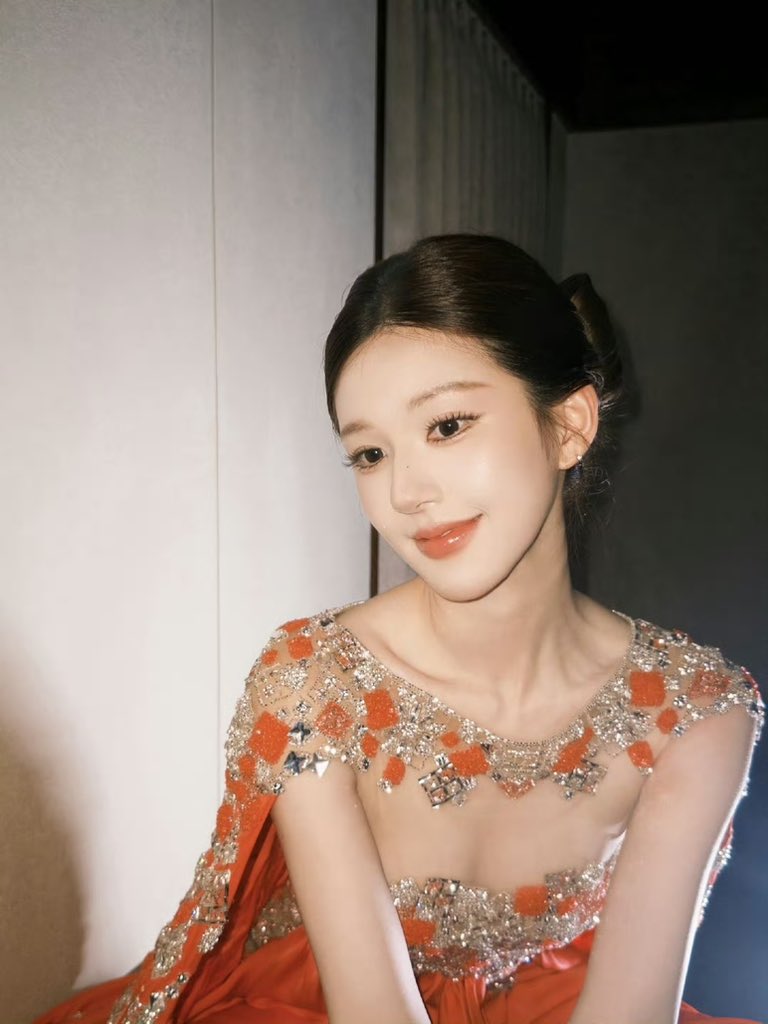 youniebear's tweet photo. i love her so bad my prettiest boo https://t.co/95xh4DzCR7