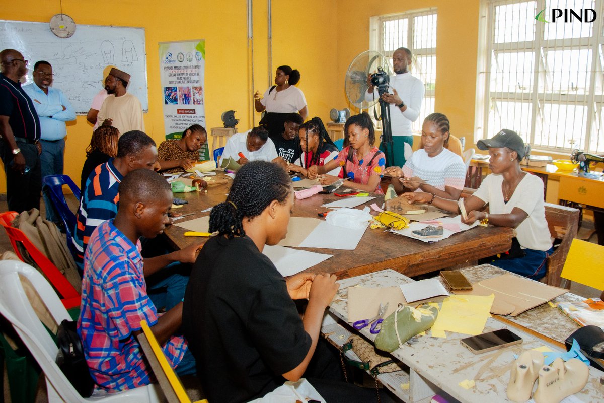 PINDFoundation's tweet photo. 𝐈𝐧𝐯𝐞𝐬𝐭𝐢𝐧𝐠 𝐢𝐧 𝐏𝐞𝐨𝐩𝐥𝐞. 𝐂𝐫𝐞𝐚𝐭𝐢𝐧𝐠 𝐎𝐩𝐩𝐨𝐫𝐭𝐮𝐧𝐢𝐭𝐲.

165 youths from Okomu neighboring communities have begun a 6-month vocational training programme under the PIND–Okomu Oil Palm Company partnership.

From ICT and media creativity to welding, fashion, catering, and leatherwork, the programme is creating pathways to employment, entrepreneurship, and sustainable livelihoods.

🔗 https://t.co/9iqN0saQzK

#PINDFoundation
#OkomuOilPalm
#YouthEmployment
#YouthEmpowerment
#NigerDelta
#SkillsDevelopment