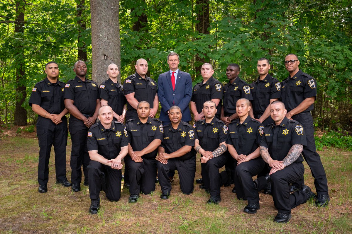 WCSOMA's tweet photo. 🚨 𝐆𝐑𝐀𝐃𝐔𝐀𝐓𝐈𝐎𝐍 𝐃𝐀𝐘 𝐟𝐨𝐫 @WCSOMA 𝐁.𝐑.𝐓.𝐀. 𝐂𝐥𝐚𝐬𝐬 #𝟔𝟓!🚨

We are proud of their dedication, hard work, &amp; commitment to public service. Please join us in congratulating B.R.T.A. Class #65 &amp; wishing them success as they embark on this exciting new chapter! 🚔 https://t.co/1fsTfnjdxB