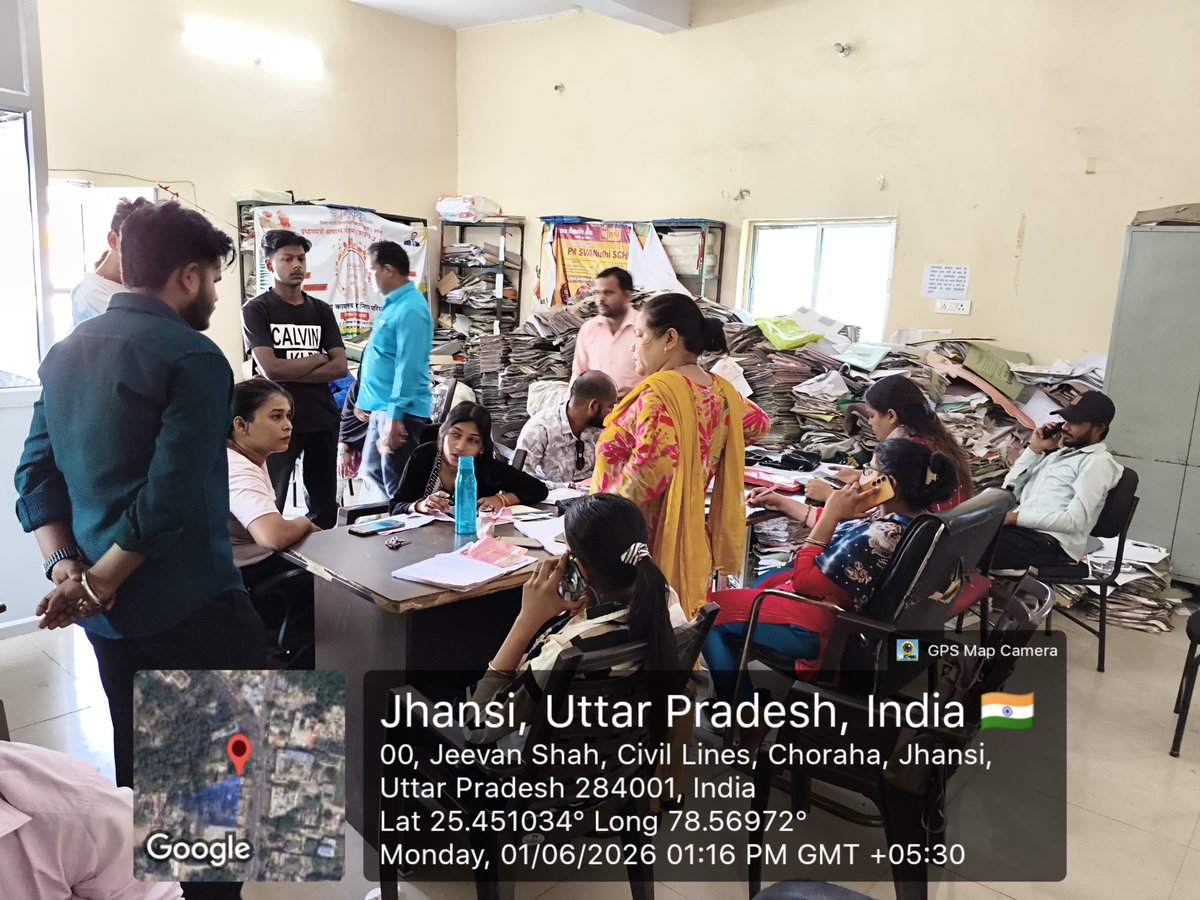 DayNULMJhansi's tweet photo. जनपद झांसी मे आज दिनांक 01/06/2026 को पीएम स्वनिधि योजना के अंतर्गत दिनांक 01 जून से 30 जून तक एक माह का विशेष अभियान अंतर्गत ''लोक कल्याण मेले'' का आयोजन किया गया I
#6YearsofPMSVANidhi #PMSVANidhi #StreetVendor #UPSUDA https://t.co/PgGomtddZW