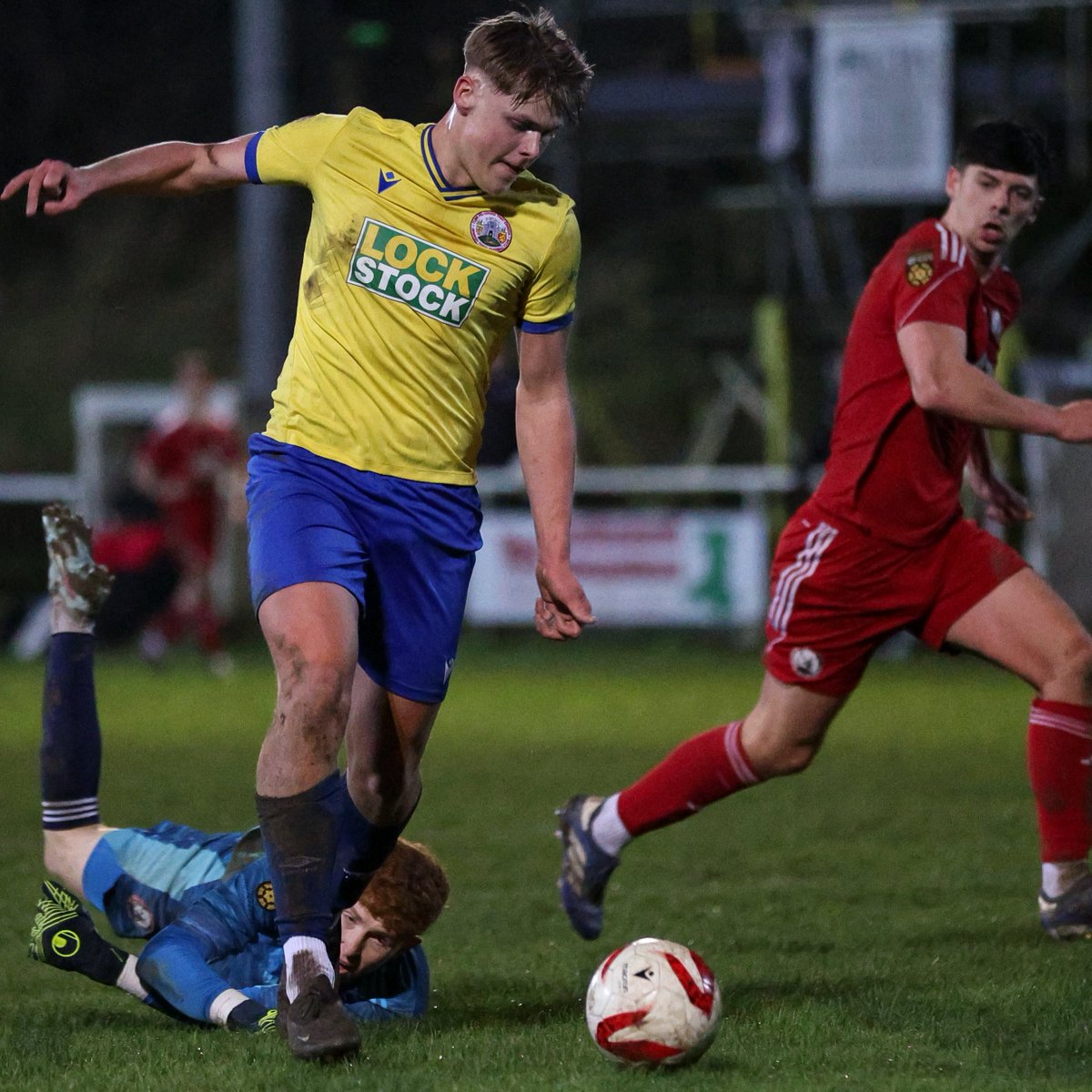 DenbighTownFC's tweet photo. Wishing a massive Happy 21st Birthday to Alfie Vaughan! 🎂

We hope you've had a good one with the family Alf, who were good enough to supply us with this beauty 📸

#DTFC https://t.co/2u2Qdn47EG
