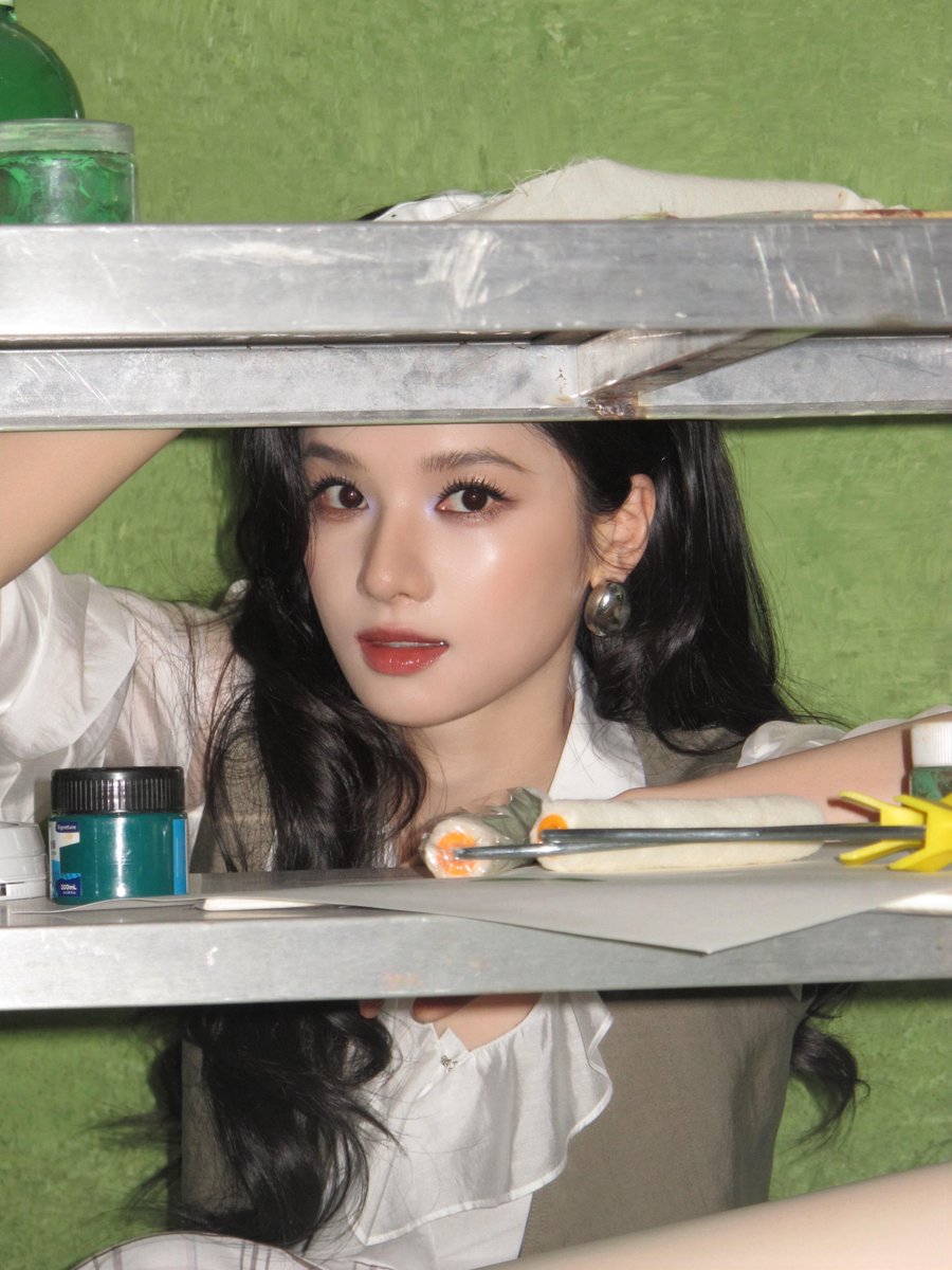 19990710z's tweet photo. 260601 Zhang Jingyi XHS update 

“💚
Today is a happy Children’s Day! ✌️”

1/2 
#ZhangJingyi #张婧仪 https://t.co/tNkzZ1xosu