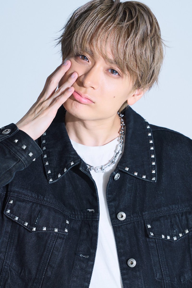 ShowgoKamada's tweet photo. 新アー写たち📸

Photo by たくあん(明井 巧) @take1an 
Hair &amp; Makeup by アリガ ミナミ https://t.co/yUuHM3wU2W