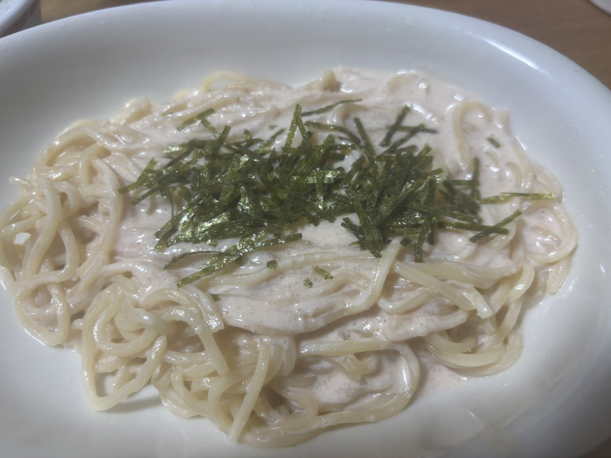 daddy_0112's tweet photo. 今日の晩御飯
たらこクリームパスタ

東京へ旅行に行った時に、まいばすけっとに行ってカラヒグ麺を購入してました。リュウジさんの動画を見た時から一度は食べてみたかったのよね。
麺がめっちゃモチモチしてて旨かった。東京行ったらまた買おう。
ŧ‹”ŧ‹”( ‘ч’ )ŧ‹”ŧ‹” https://t.co/gAERK9SjHo
