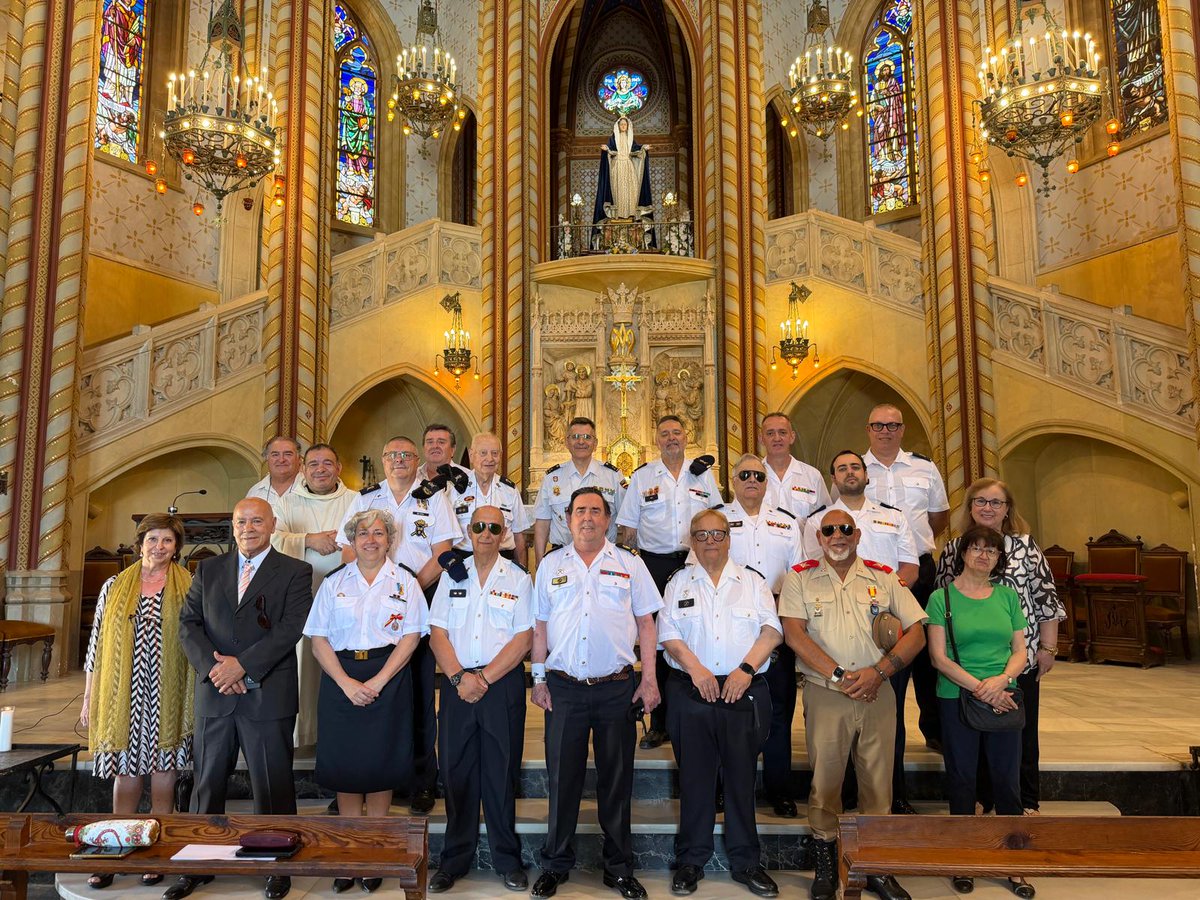 PSDIEsp's tweet photo. Compañeros invitados por lo Reales Tercios de España, representando al P.S.D.I., asistiendo Manuel Maldonado, Jose Maria Vidal y Alberto Dutch. El evento se celebró en el Santuario de Canet de Mar, el día de las Fuerzas Armadas https://t.co/JOZSVcQCNB