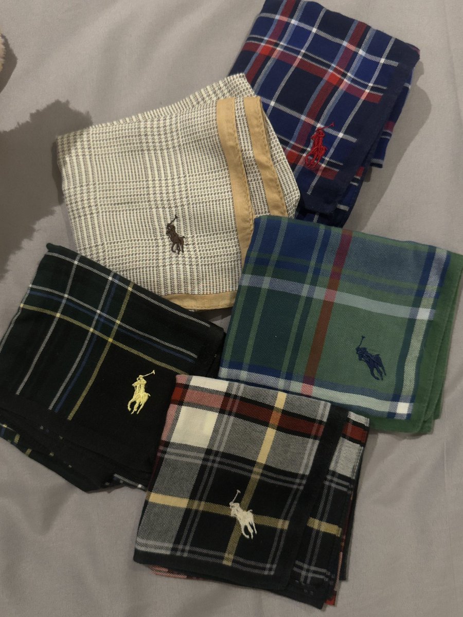 13thgi's tweet photo. polo ผืนละ 50 
burberry ผืนละ 60 

นำไปตกแต่งกระเป๋า ,โพกหัว, เช็ดหน้า https://t.co/pfe3ZSrv6e
