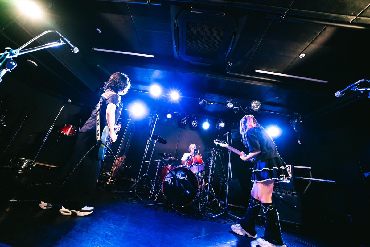wasuretafuri_'s tweet photo. 2026.6.1
横浜BuzzFront “セパレートウェイズ”

SETLIST
1. 青
2. シーン11(cover)
3. ストレンジ(cover)
4. 忘れたふり

ご来場ありがとうございました https://t.co/Zg9UZlHTij