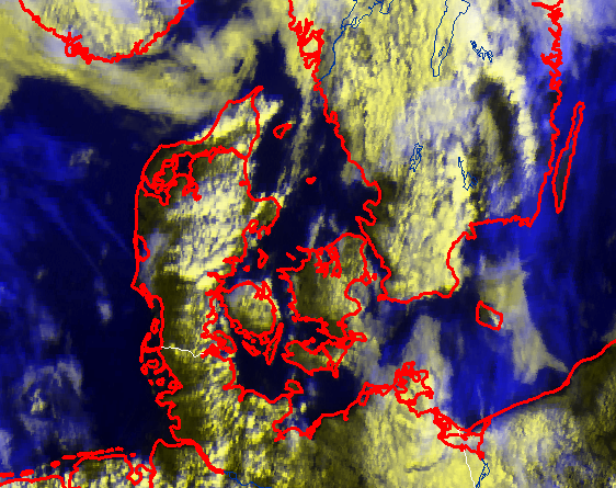 dmidk's tweet photo. Resten af dagen får vi sol mange steder, men der er også mulighed for en enkelt byge. 
Er der mon snart mere udbredt regn på vej?
Få svaret her: https://t.co/vvZPAlNqDc https://t.co/Kknbn9GkFK
