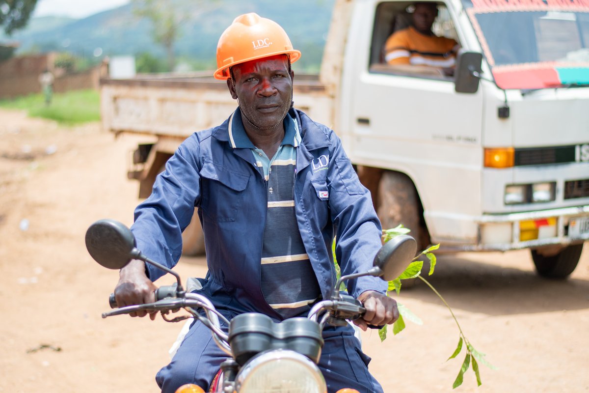 SolidaridadECA's tweet photo. Through the Harvesting Carbon Project, Solidaridad is supporting farmers in Central &amp; Southwestern Uganda with 75,000 shade trees boosting coffee quality, restoring soils, capturing carbon, and increasing incomes through climate-smart agroforestry.  #Agroforestry #ClimateAction https://t.co/QFMDVeMW0d