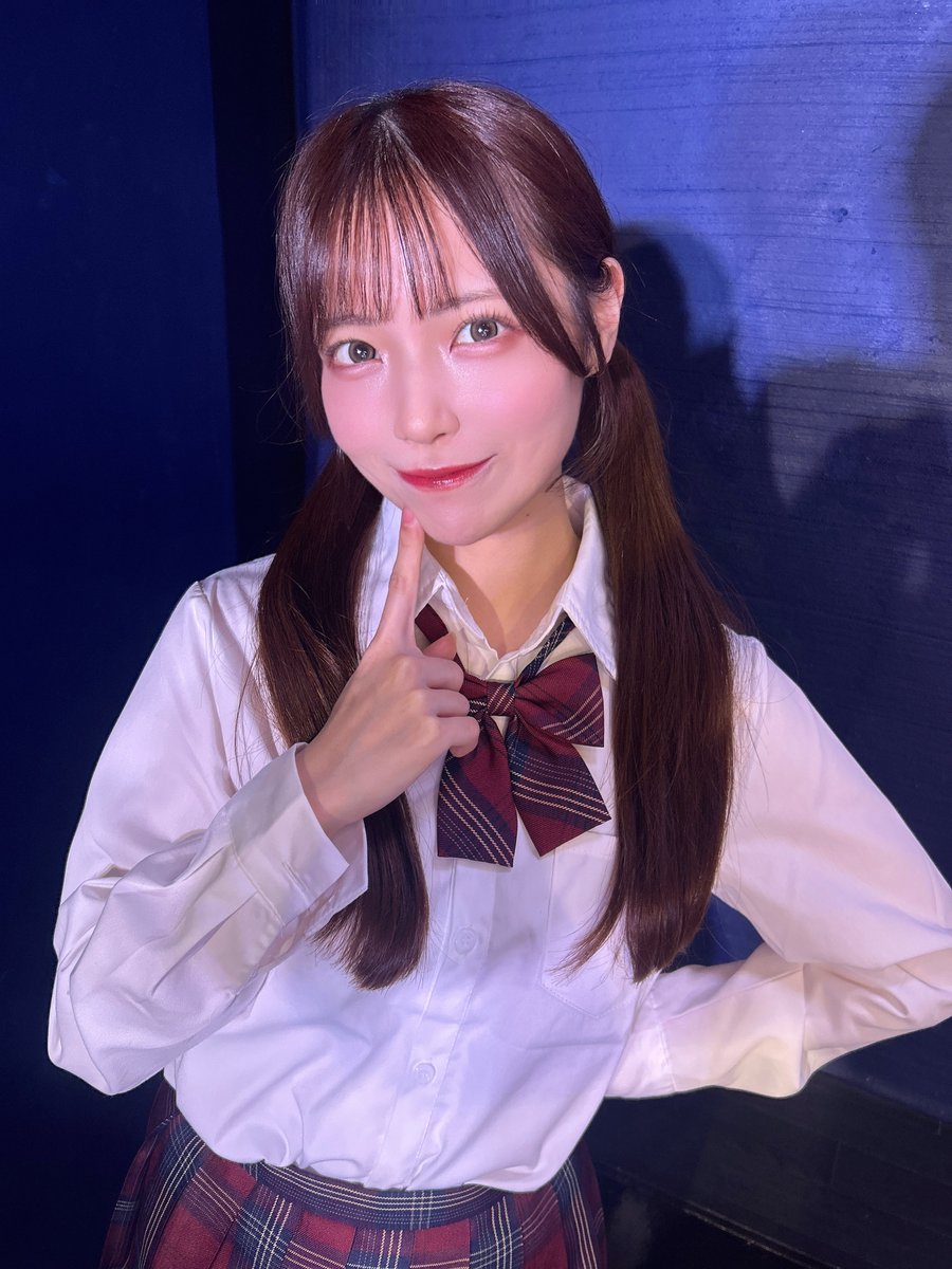sukinasoo_hina's tweet photo. みゆちゃんと「たまぴよのなかよし研究所」イベントしたよ〜！来てくれてありがとう🧅🐤💗
奇跡起きすぎて大爆笑してた🤣

JKの頃に返った気持ちで制服🏫！
2部はみゆちゃんのゲスト出演で「暗闇」「僕はこの���を眺めてる」「君と僕の関係」
したよ🎤✨️えもー！
#たまぴよ https://t.co/TJD7WwQHLF