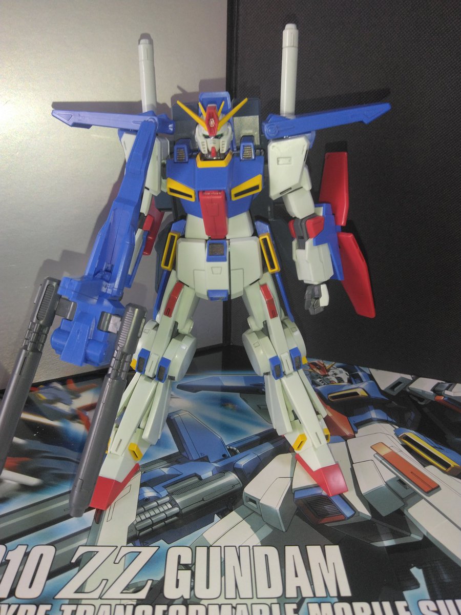 kq712's tweet photo. ZZガンダム完成。
いい感じのマッシブ感。

#プラモデル
#ガンプラ
#機動戦士ガンダムZZ https://t.co/MTLIeFpjpc
