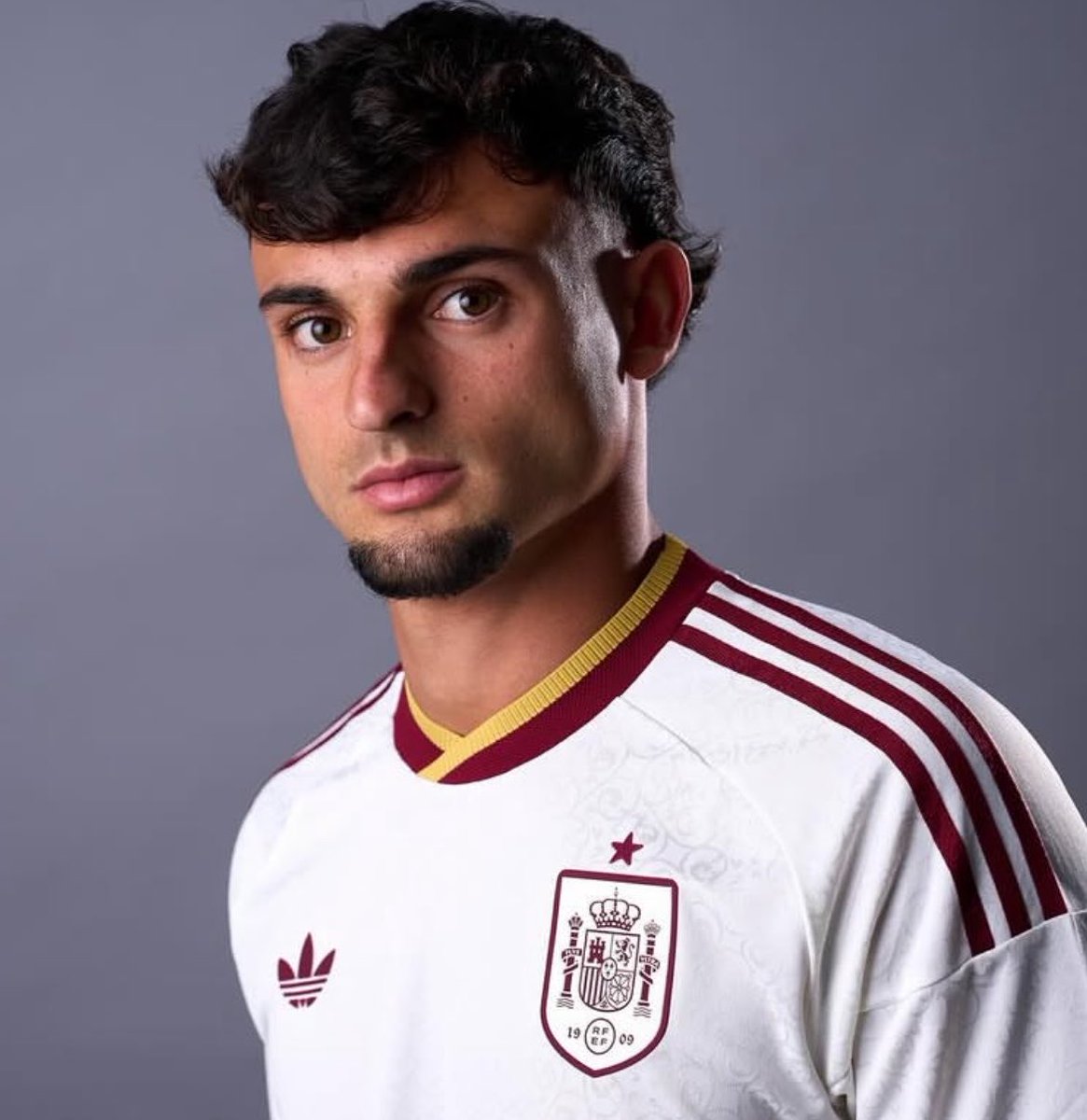 pascualruizar's tweet photo. Tenemos a Marc Pubill en Las Rozas diciendo que Simeone “le ha cambiado la vida en poco tiempo”. A lo mejor hay que dar valor a esos comentarios de los futbolistas. Va a jugar su primer Mundial en una posición que ni imaginaba hace 1 año. La nueva versión de Marcos Llorente https://t.co/FZEydfWWAy
