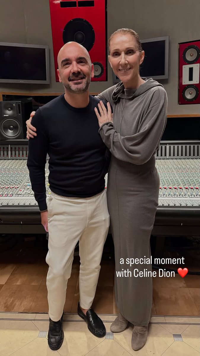 Celine_simple's tweet photo. @gennarofattore (IG) nos ha regalado una imagen  reciente de #CelineDion tomada en el estudio de grabación de Las Vegas.

https://t.co/2hRLFRuA5w https://t.co/XpriuO6e6O