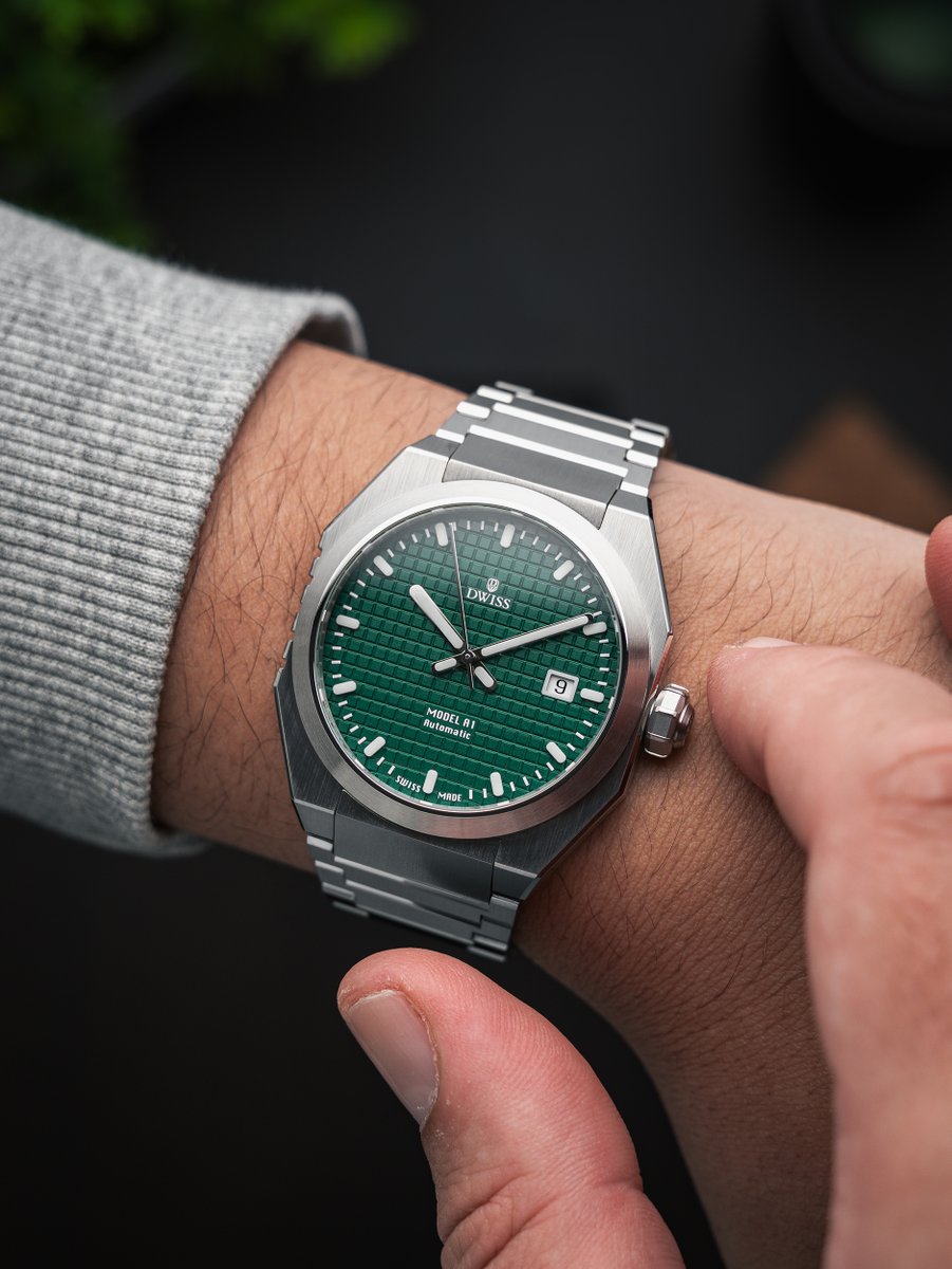 DwissWatch's tweet photo. 10,000 watches. One trophy. The DWISS A1 won the 2026 iF Design Award against 10,000 entries from 68 countries. A1 Green available now, limited to 500. La Joux-Perret G100 Soigné, 68h reserve. CHF 1,600. https://t.co/ffZaM3t063 #DWISS #SwissMade #Microbrand #iFDesignAward https://t.co/otIrPWB2ET