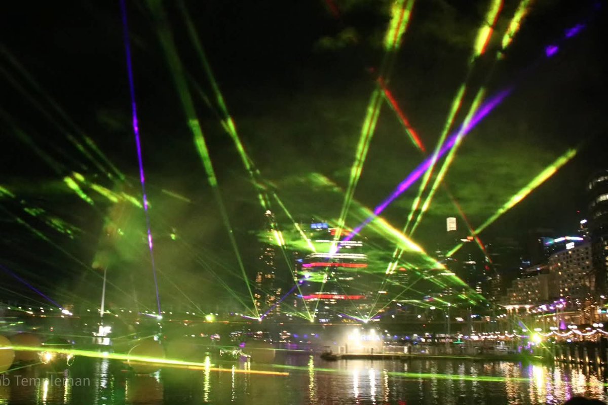 Kalab032's tweet photo. Vivid Sydney 2026 🌟 Two nights walking the full festival with a camera 📷 

Opera House projections, Harbour Bridge laser shows, The Rocks precinct, CBD skyline, street performers and every road closure sign in between 🚧 

Full photo guide on the blog. 

#VividSydney https://t.co/Imw6znpEsY