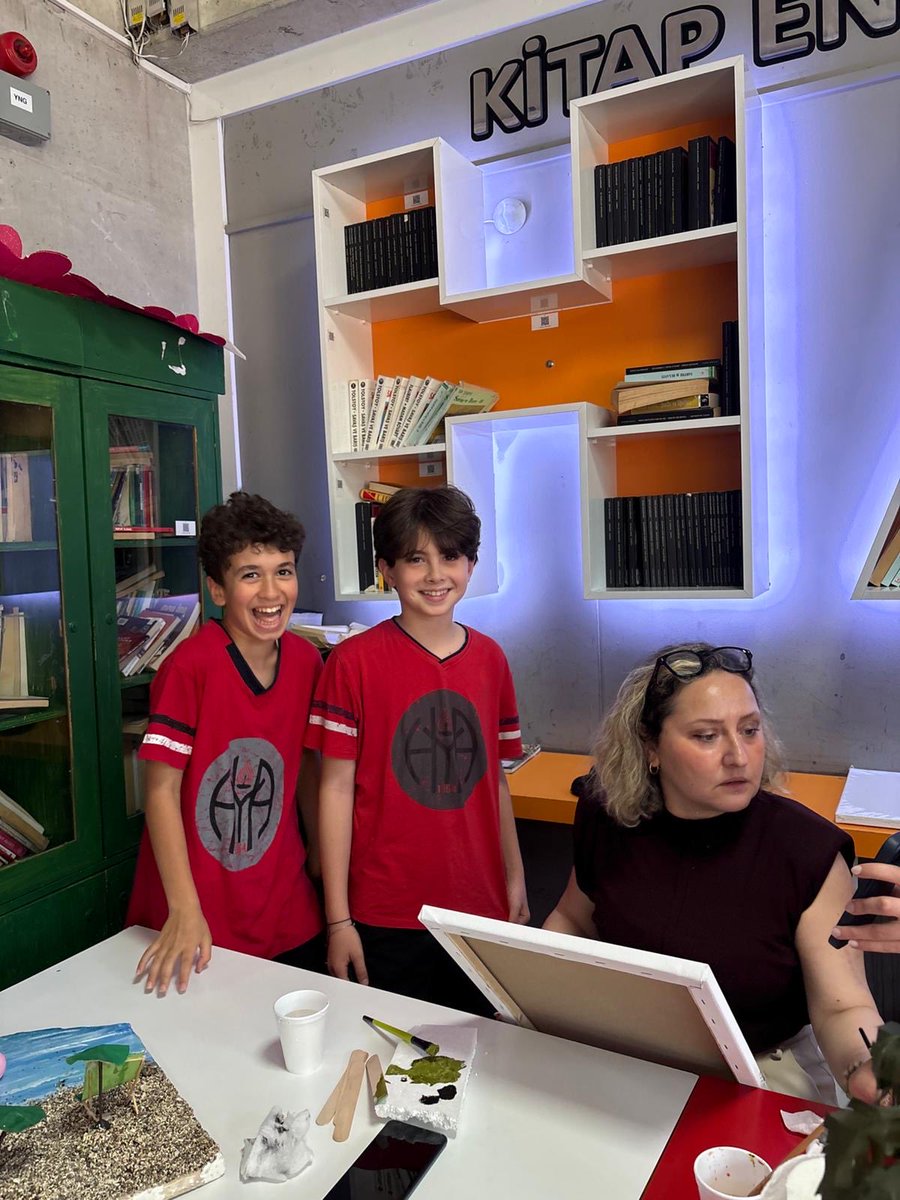 rakinmtal's tweet photo. Mesleki Teknik Anadolu Liseleri Çalıştayı kapsamında, uygulamamızı farklı bir okul ortamında gerçekleştirme fırsatı bulduk. Hasan Ali Yücel Ortaokulu’nda kurduğumuz istasyon çalışmasıyla öğrencileri sürecin doğrudan parçası haline getiren öğrenme ortamı oluşturuldu https://t.co/Oli063cN5R