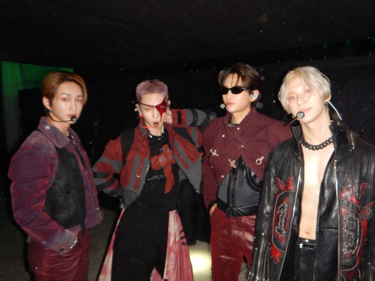 SHINee tweet media