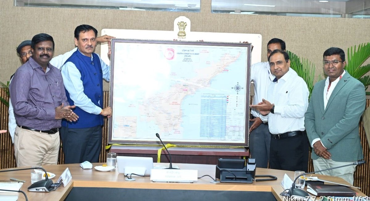 SCoRAILWAYVSKP's tweet photo. @RailMinIndia
@DRMVSKPSCoR
@drmgtl
@drmgnt
@drmvijayawada
@EastCoastRail
@DRMKhurdaRoad
@DRMSambalpur
@drmvijayawada
@serailwaykol
@SCRailwayIndia
@secrail 

**Unveiling of  System Map of South Coast Railway by GM/SCoR Shri Sandeep Mathur**

On the operationalisation of South Coast Railway ,General Manager, SCoR, Shri Sandeep Mathur, held a review meeting with DRMs and PHODs today. 

During the meeting, the System Map of South Coast Railway was formally unveiled, showcasing the jurisdiction and network of the newly created zone.
#southcoastrailway #SCoRsystemmap
