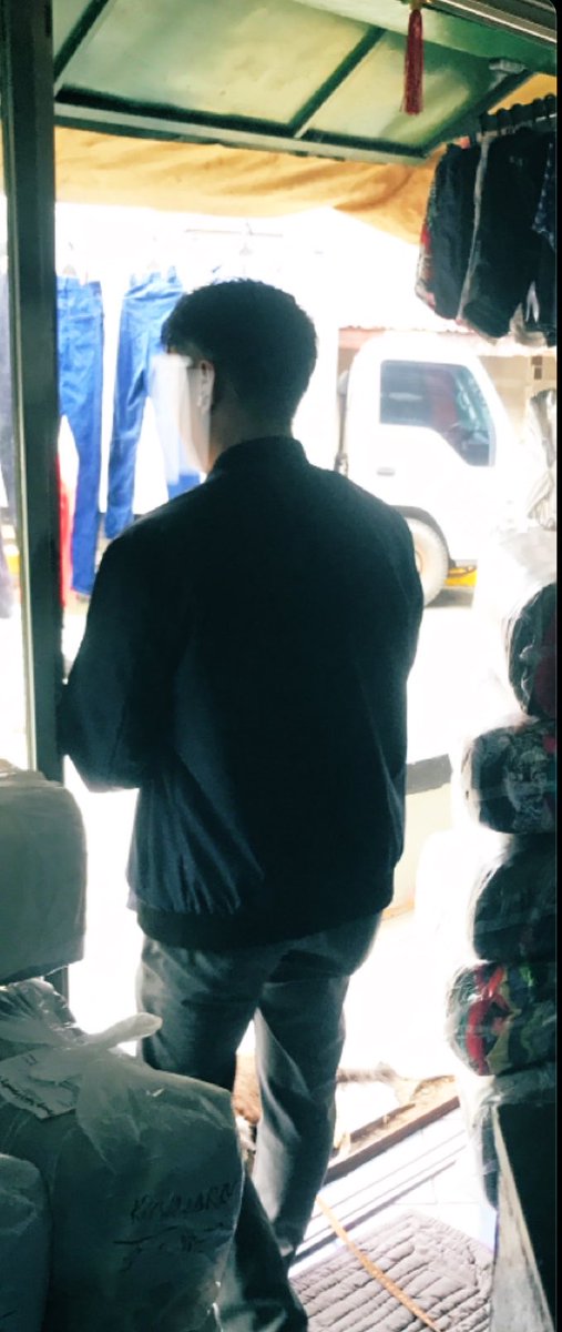 AkoSiMandaragat's tweet photo. THROWBACK
PULIS PASAY 32 yo 5’9” SUPER MANLY POGI AT TISOY. Nagkachat dito sa twitter hanggang sa inamin na pulis cya. Fetish daw nya na masubo ng seaman at since may nilakad daw cya sa UN daan daw muna cya para magpasubo. Grabe libog NI sir. Ilang beses pa naulit kaya abangan https://t.co/CjL3WmAQsr