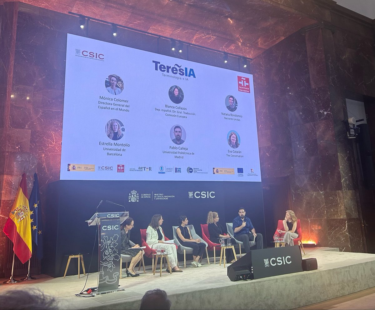 pmchozas's tweet photo. @SPabloCalleja (@oeg_upm) participa en el coloquio sobre las aplicaciones del @ProyectoTeresia en comunidades profesionales y tecnologías del lenguaje. https://t.co/pJUYypB7IF