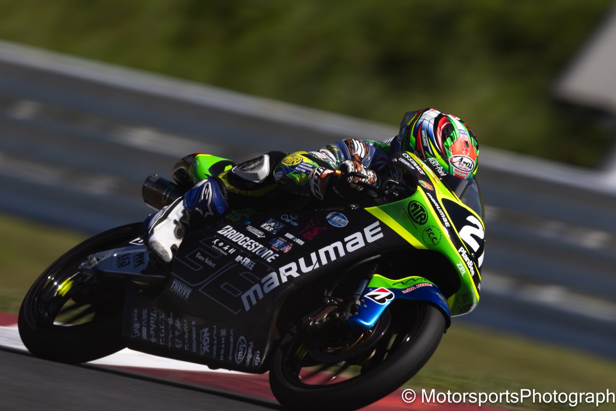 kt31kt's tweet photo. 2026全日本ロードレース第３戦
SUPERBIKE RACE in KYUSHU
J-GP3 MARUMAE MTR PlanBee Racing
徳留 真紀選手 https://t.co/ZdpKKdZydf