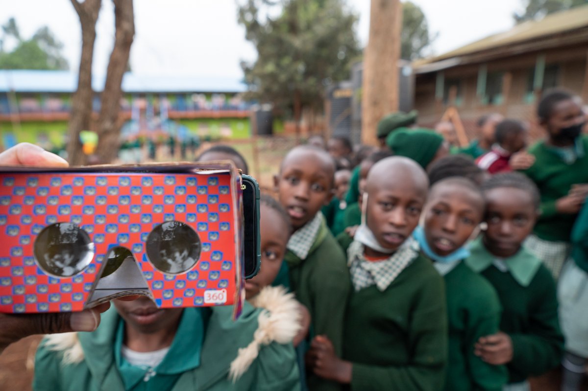 Derrickmilimo's tweet photo. to plant and grow trees while practicing sustainable, organic farming in small spaces. By teaching students how to care for a garden. 
Through modern technologies like virtual reality, they are also able to show students the pressing climate issues affecting Kenya and the world https://t.co/asW3QNYByh