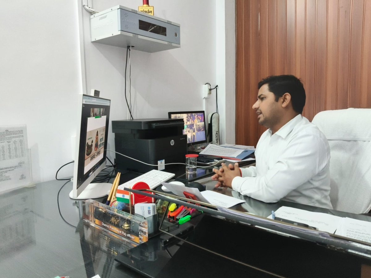 dpro_rampur's tweet photo. 1 जून से 5 जून 2026 तक चलने वाले विश्व पर्यावरण दिवस पर जिलाधिकारी वं मुख्य विकास अधिकारी महोदय के निर्देशों के क्रम में जिला पंचायत राज अधिकारी की अध्यक्षता में समस्त ADOP, GRAM PRADHAN, SACHIV, BC(SBMG) PS,  को सॉलिड वेस्ट मैनेजमेंट 2026 रूल पर जागरूकता अभियान #SGSJ #WED2026 https://t.co/TNPPnvHUuY