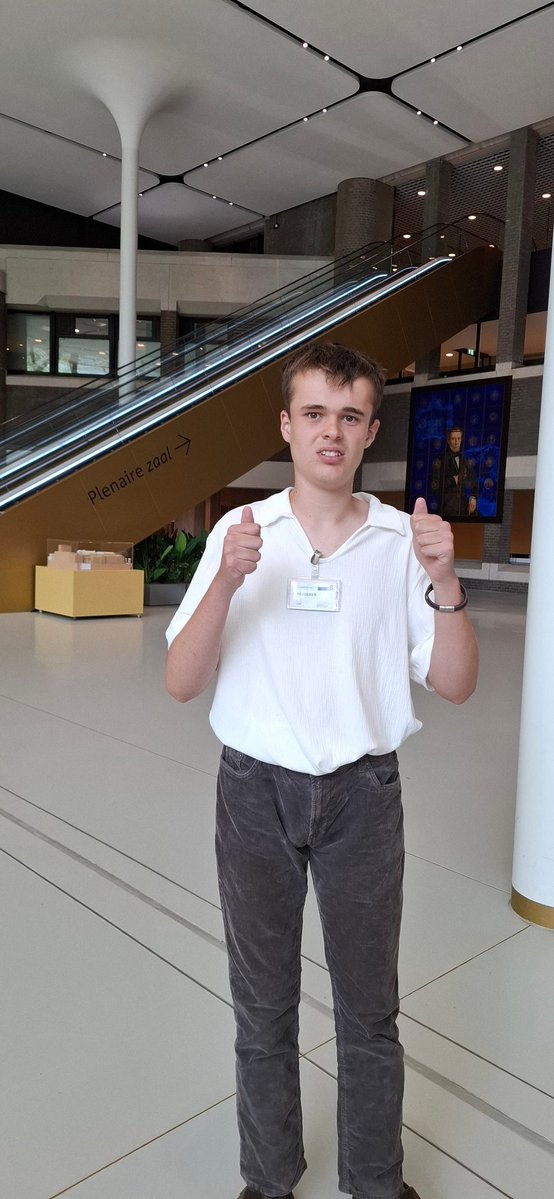 BaJoDiToCo's tweet photo. Een fijn en open gesprek, wat een super fijn ontvangst voor #Dion. Fijn om te horen: "jeetje, wat fijn om dit soort praktijkvoorbeelden te horen". Dat iemand vanuit een belangenorganisatie, je verhaal kracht bij zet! Het plantje is gezaaid: hersenen kraken! Dit is het begin! 💪🏼 https://t.co/YvtbGHlHdv