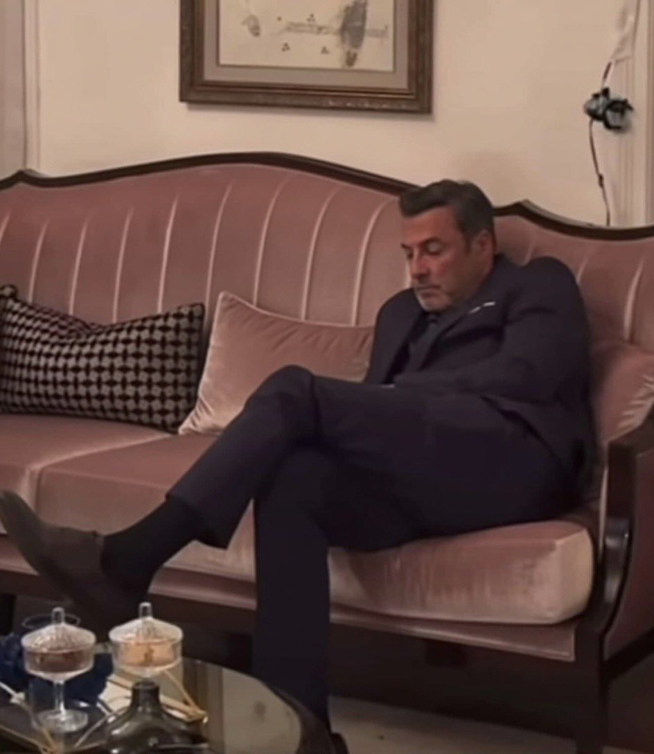 vasxmar's tweet photo. EvBar’ım yine de içerde kaldı… https://t.co/cmv4IRiECm