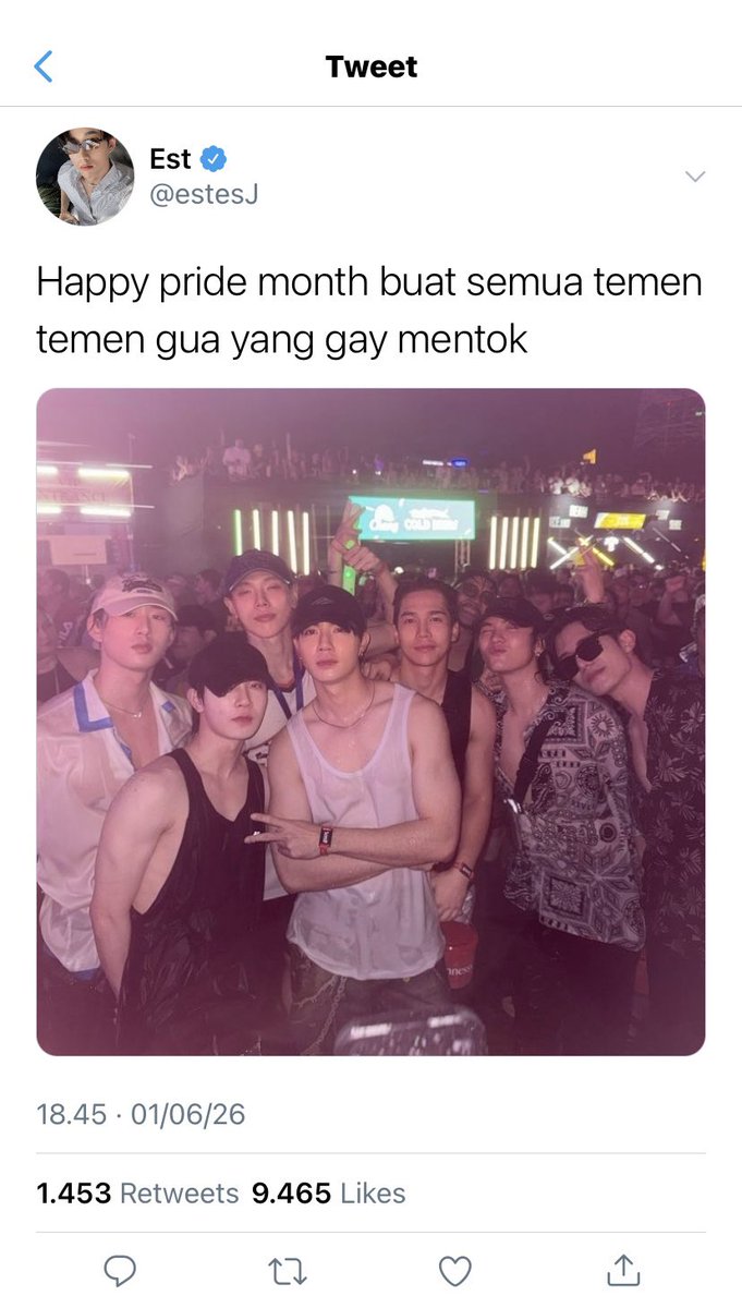 claryvelle's tweet photo. — gay denial

#williamest au https://t.co/juC7PYMyRG