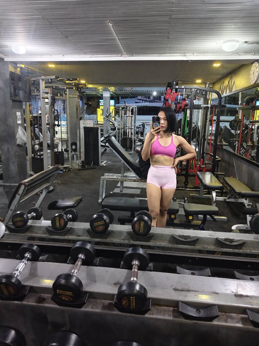 Katepui88's tweet photo. พวกแก ชั้นอยากมี #gymbro #จิมโบว๋ กับเค้ามั่ง😔 #gymbuddy #gymguy #fitness https://t.co/QmgqJODDnf