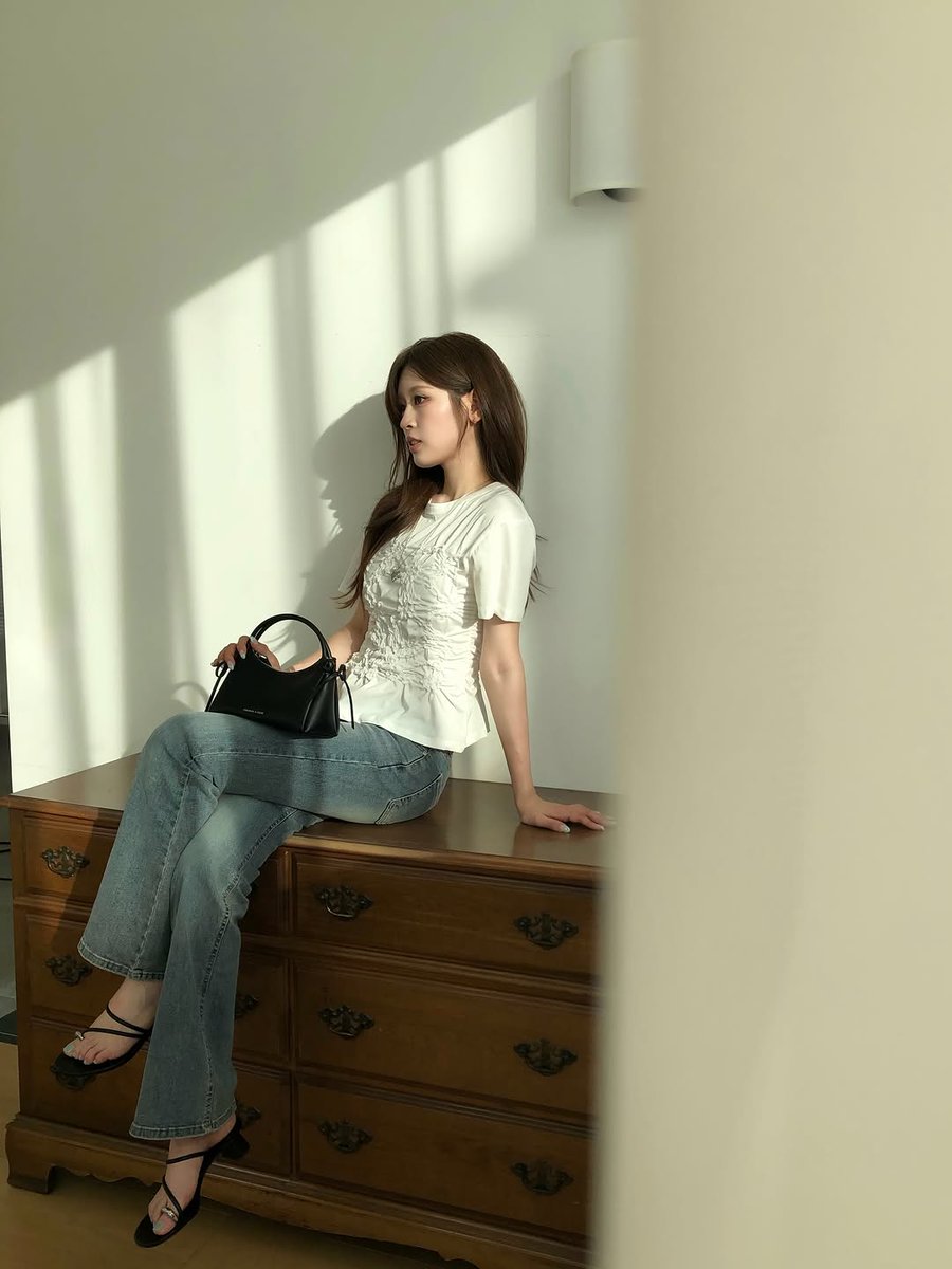 KOEUNLOOKS's tweet photo. https://t.co/eGeI0Kwf2b