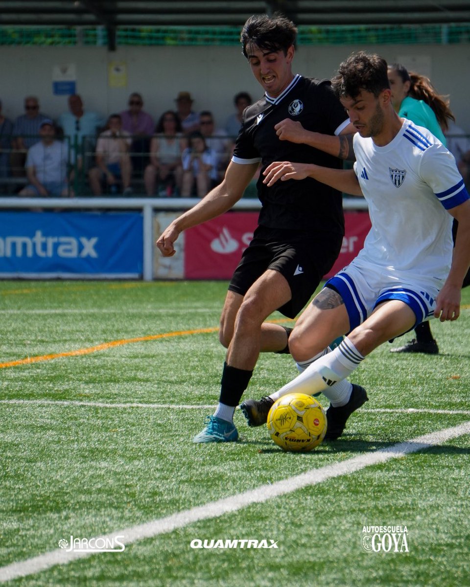 CDCanillas's tweet photo. Empate 1-1 ante el San Fernando⚽️

El equipo lo dio todo hasta el final y suma un punto más en una temporada de mucho trabajo y compromiso💪🏼💙🤍

Ahora toca centrarse en la última jornada y terminar la temporada de la mejor manera posible👊🏼🔥

#VamosCanillas #LucharemosConOrgullo https://t.co/ZFHoZsz15O