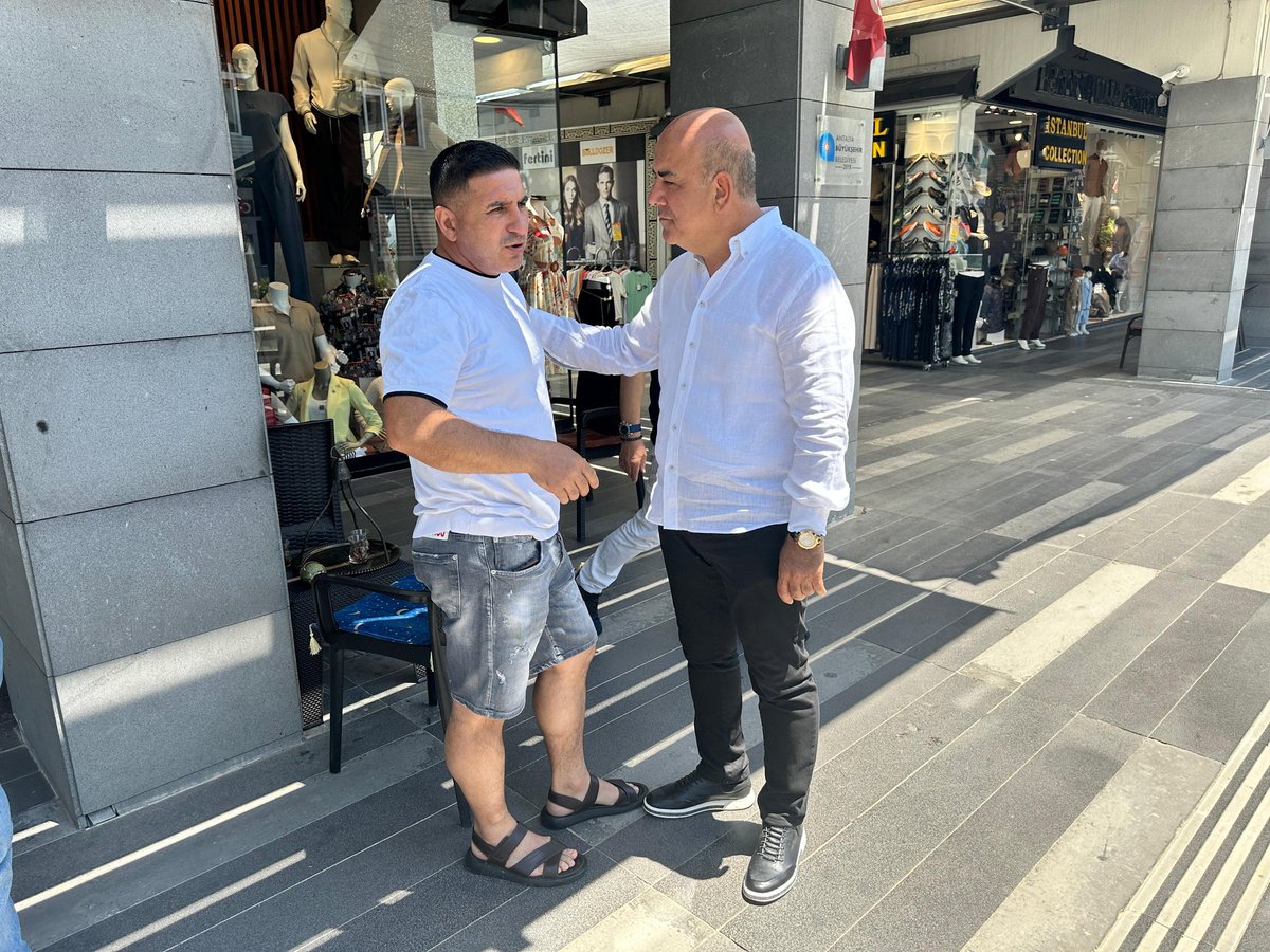 IsmailMinta's tweet photo. Sezonun başlamasıyla birlikte birim müdürlerimizle liman caddemizde turizm esnaflarımızı ziyaret edip yapılan çalışmaları yerinde inceledik.
#MuhittinBOCEK #BuyuksehirCalisiyorAntalyaKazaniyor https://t.co/vde4xClgb9