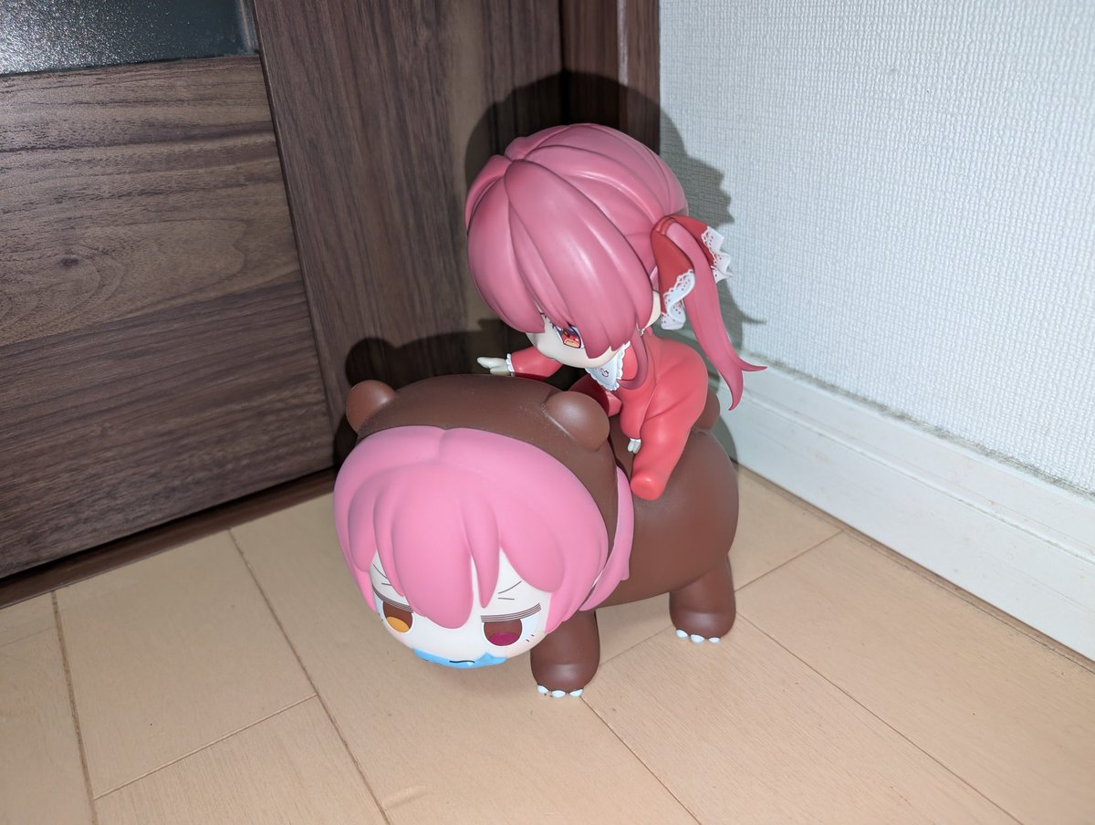 gadogan_'s tweet photo. ベイビー👶🏻のマリン船長🏴‍☠️はクマリン🧸に乗せるとイイ感じ💘😍 https://t.co/JqC1wMDkZ8
