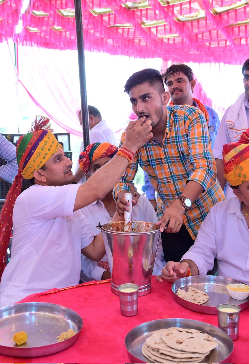 OfficialJagsa's tweet photo. संगठन के मजबूत स्तंभ, कर्मठ एवं मिलनसार व्यक्तित्व के धनी, बाड़मेर भाजपा के जिला अध्यक्ष  भाई साहब अनंत राम जी को जन्मदिन की हार्दिक बधाई। आपका स्नेह यूं ही मिलता रहे 🚩"  @AnantramBhanwar https://t.co/VP3f99iscX
