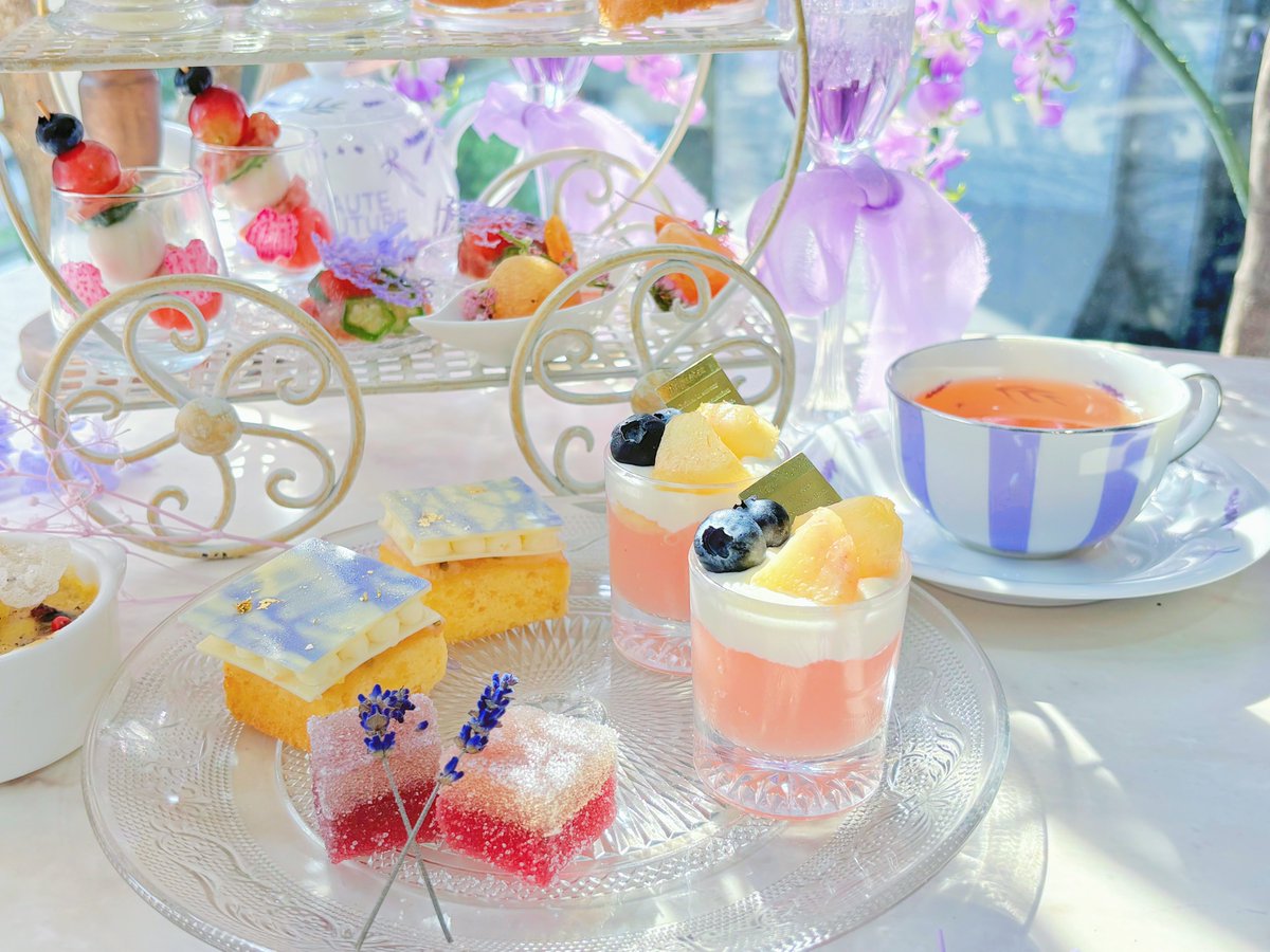 hcbrunch's tweet photo. 🍑✨🪞 🍑✨🪞 🍑✨🪞 🍑✨🪞　　

\ オートクチュールブランチ /

【塔の見える庭園と白桃 Afternoon Tea】

まるでプリンセスが過ごす秘密の庭園♡

🍑開催期間 : 6月26日〜
✨最寄り : 外苑前

🍑✨🪞 🍑✨🪞 🍑✨🪞 🍑✨🪞 https://t.co/LR2NkCO61P