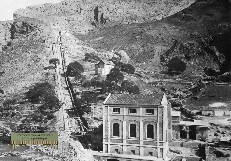 Apidma's tweet photo. 📆Comenzamos junio, como de costumbre, con las páginas de nuestro almanaque, en este caso dedicadas a las caídas de agua y primera central eléctrica en el complejo El Chorro. https://t.co/ZU523V80Ed