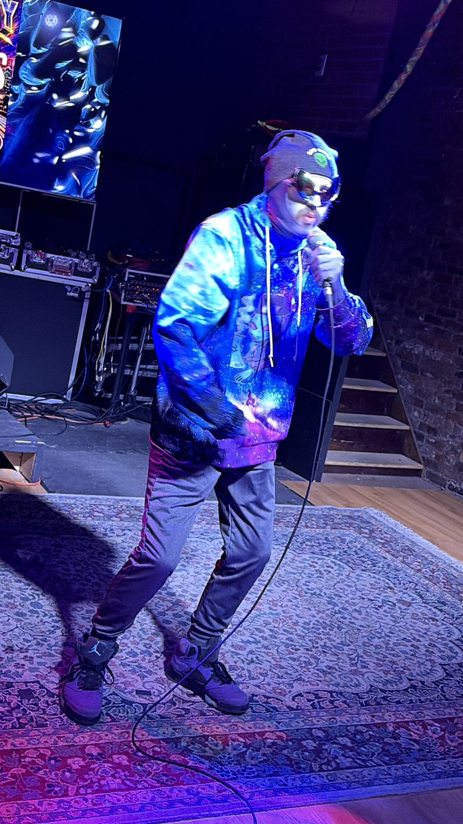 sxbastia_n's tweet photo. couple flicks from my dawg Gleep’s opening performance at Electric Haze 👽🖖 gleep army ASSEMBLE #life #livemusicphotography #rap #new #hiphop homie slice 10/10 🔥🍕 #newmusic #raptv #viralrap #livemusic #music https://t.co/LBHM2aQwoL