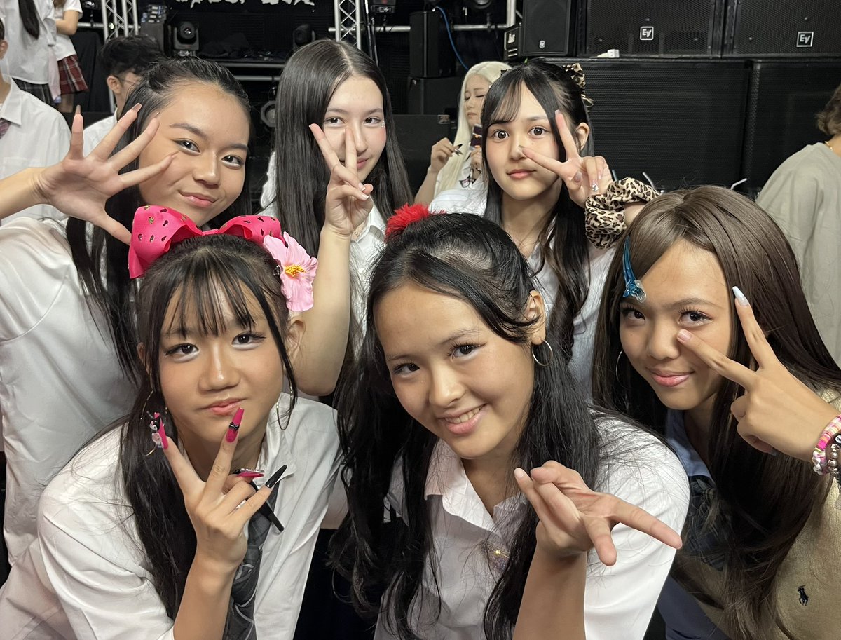 yagimeesensei's tweet photo. 5/29は久しぶりに #RN のライブイベントへ。
今回ギャル・平成をコンセプトにした演出で、いつもとは違う雰囲気がとっても楽しかったです！みんなもかなり気合い入ってたんじゃないかなぁ〜。
また面白い企画楽しみにしてます！次はハロウィンで仮装とか⁉︎

 #RNentertainmentstudio  #儀間蘭月 https://t.co/J8LVGKGlDr